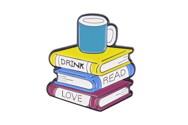Emaille Pin "DRINK, READ, LOVE" | Bücher & Tasse | Blau Weiß Gelb