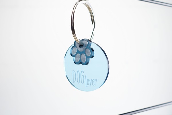 Schlüsselanhänger aus Plexiglas mit Gravur "DOG Lover"